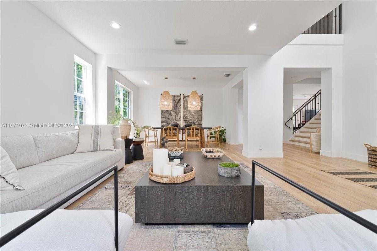 Small Image of 2547 HUNTERS RUN WAY, Weston Number 7