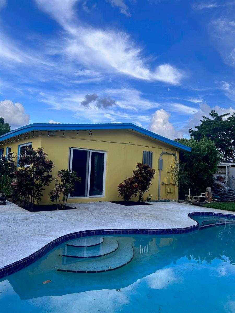 Small Image of 881 SOUTH WEST 49TH TER, Plantation Number 5