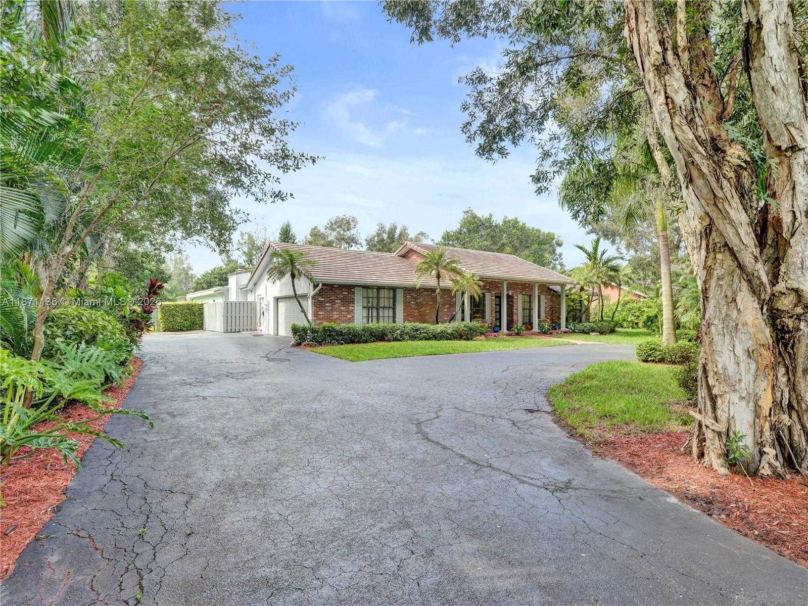 Small Image of 11300 SHADY LANE, Plantation Number 35