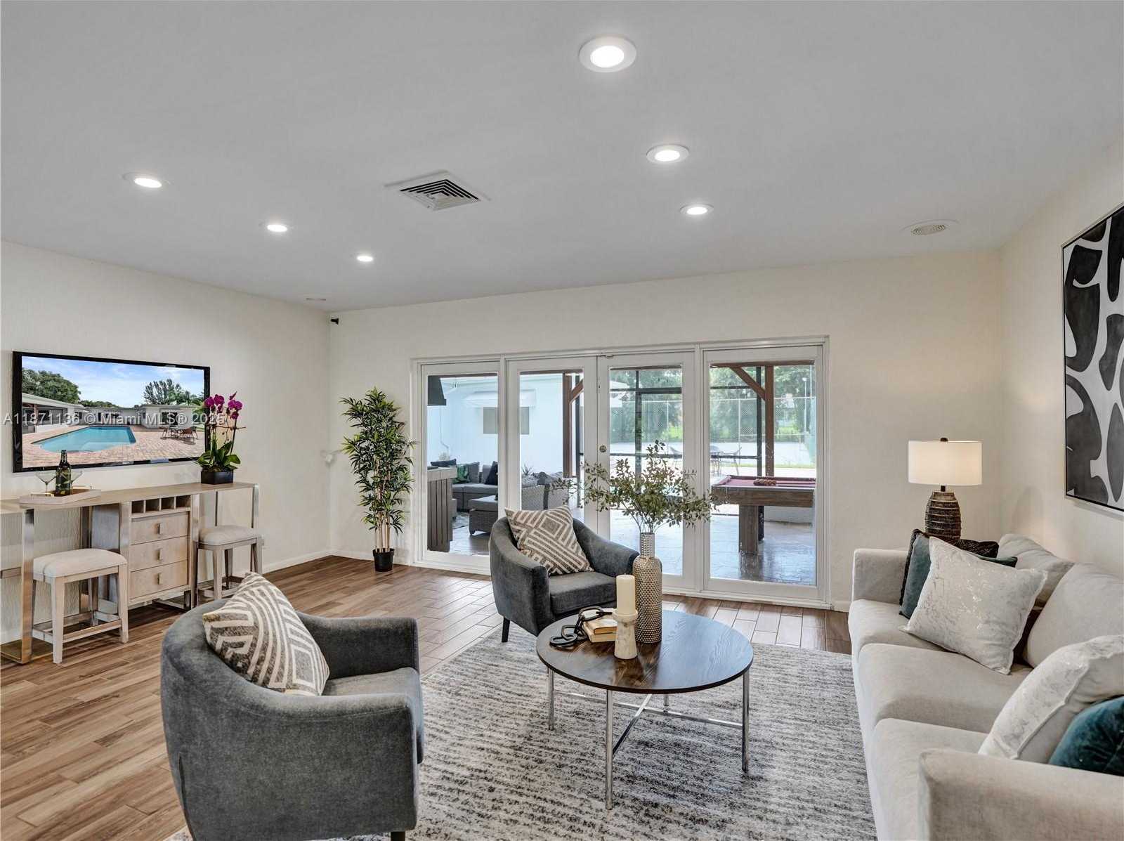 Small Image of 11300 SHADY LANE, Plantation Number 41