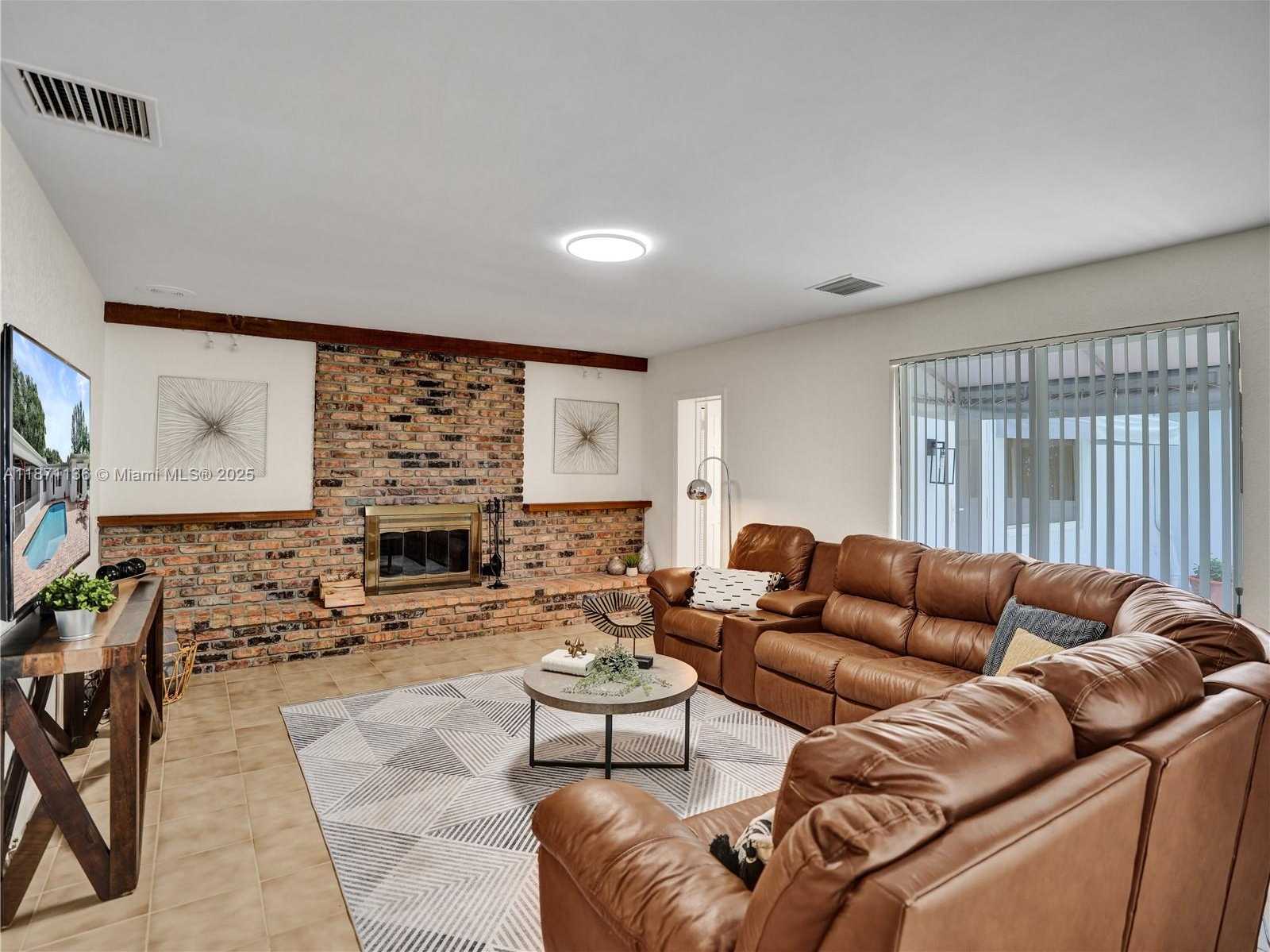 Small Image of 11300 SHADY LANE, Plantation Number 67