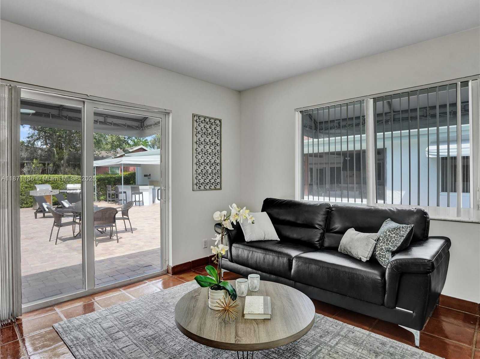 Small Image of 11300 SHADY LANE, Plantation Number 72