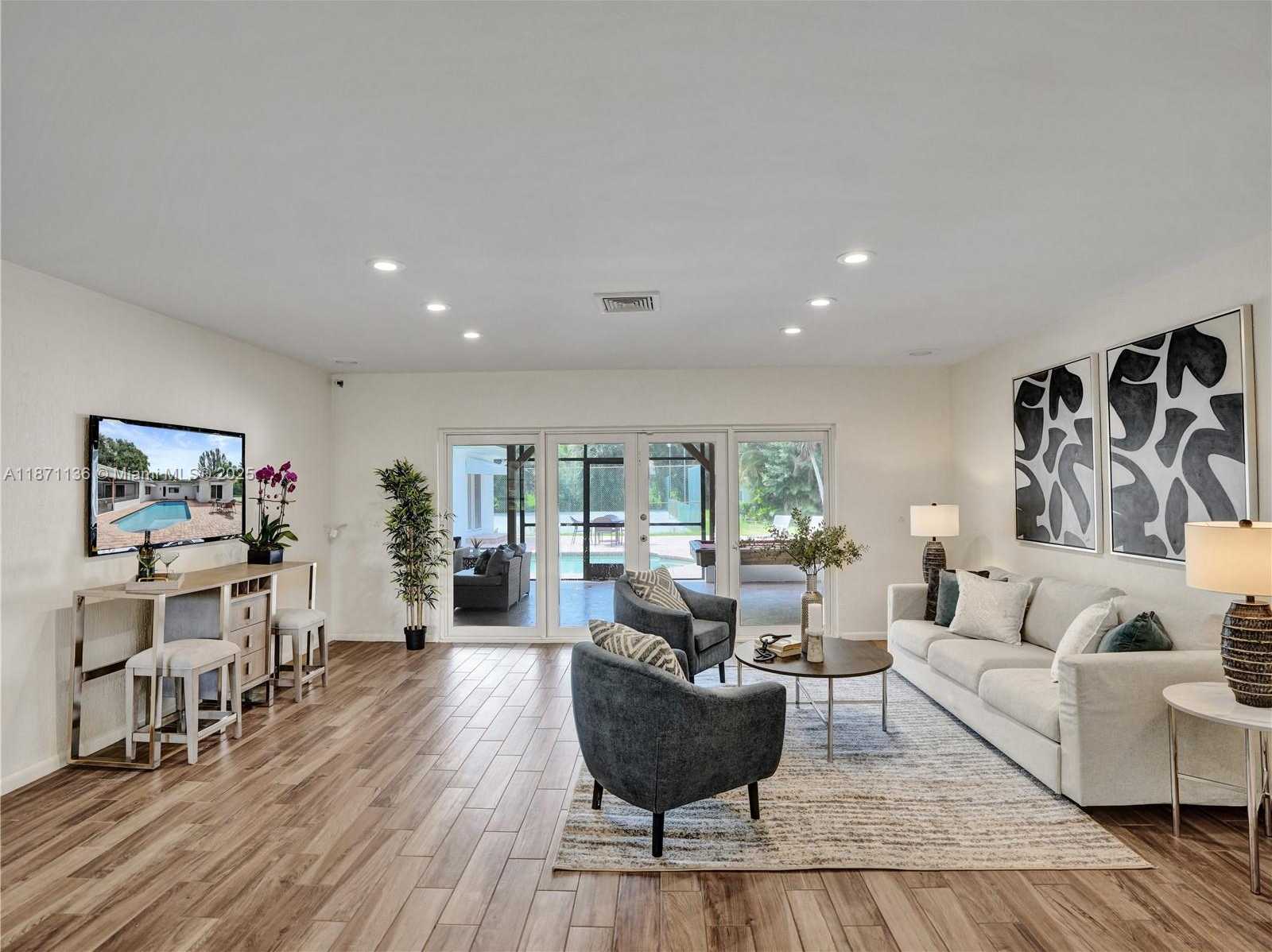Small Image of 11300 SHADY LANE, Plantation Number 8