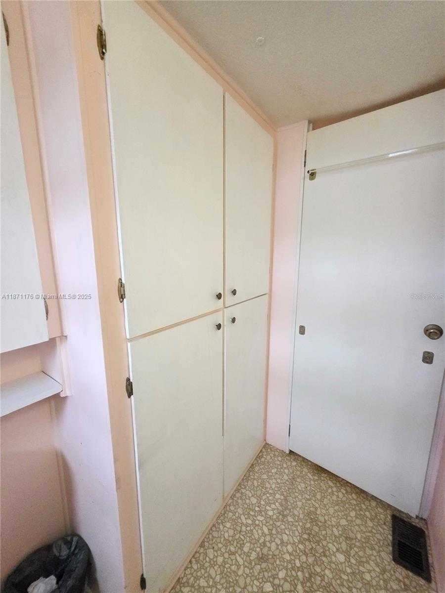 Small Image of 1065 25TH STREET, Bulkhead Ridge Number 29