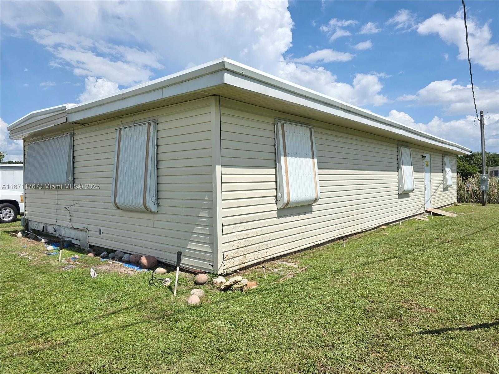 Small Image of 1065 25TH STREET, Bulkhead Ridge Number 4