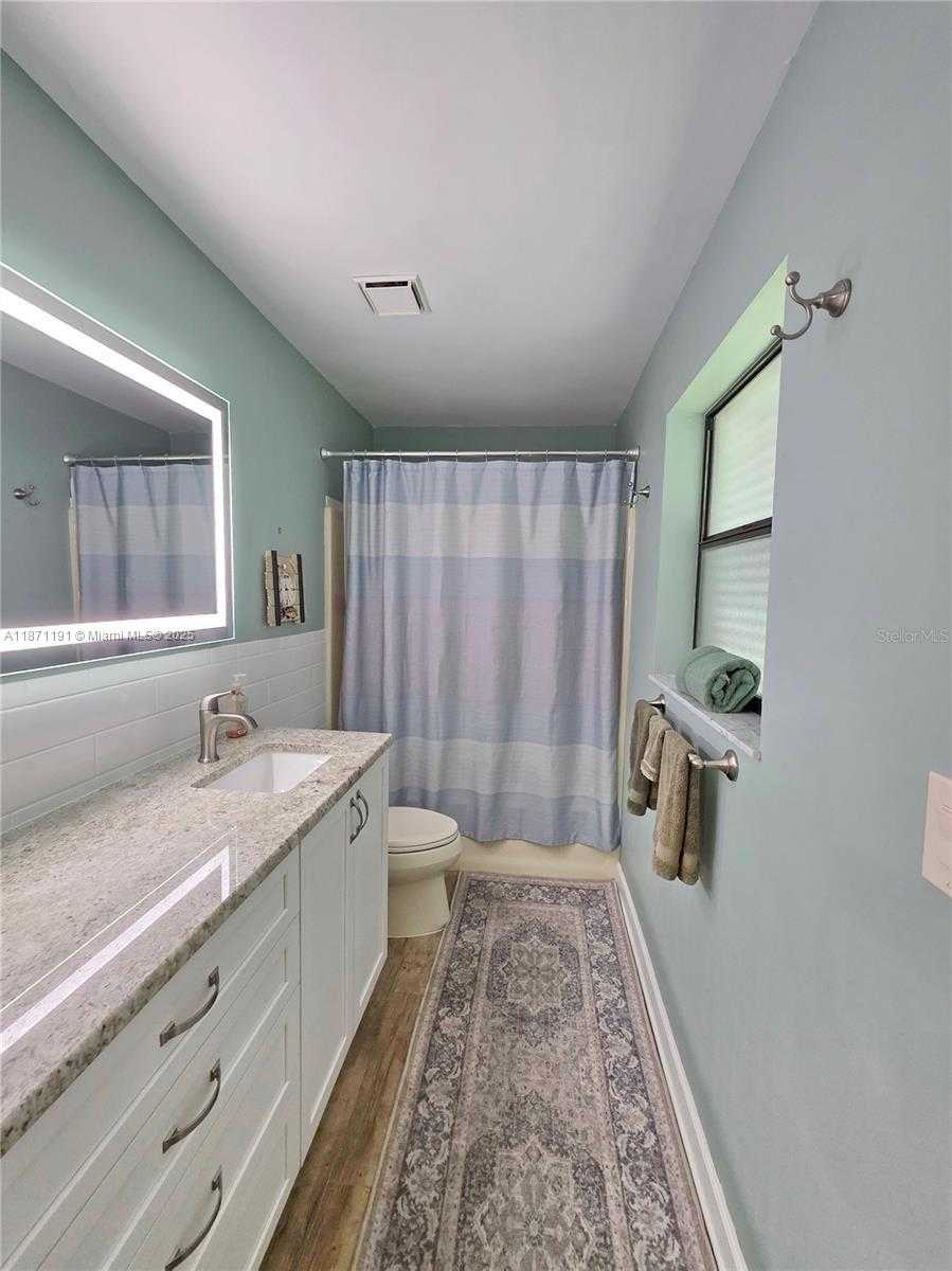 Small Image of 1997 HUNTER ROAD, Bulkhead Ridge Number 19