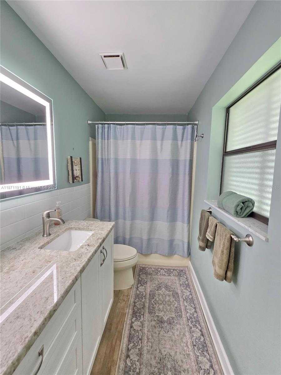 Small Image of 1997 HUNTER ROAD, Bulkhead Ridge Number 20