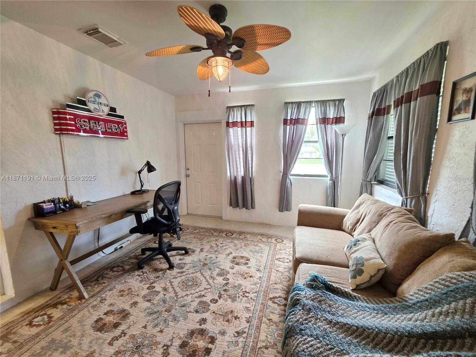Small Image of 1997 HUNTER ROAD, Bulkhead Ridge Number 35