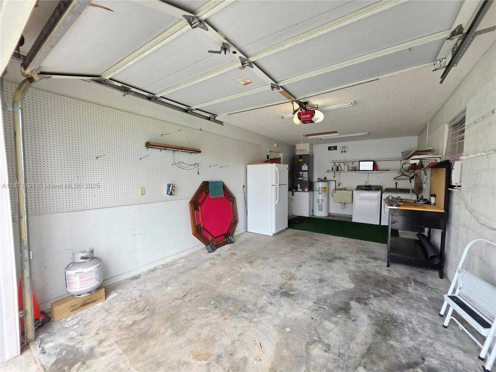 Small Image of 1997 HUNTER ROAD, Bulkhead Ridge Number 40
