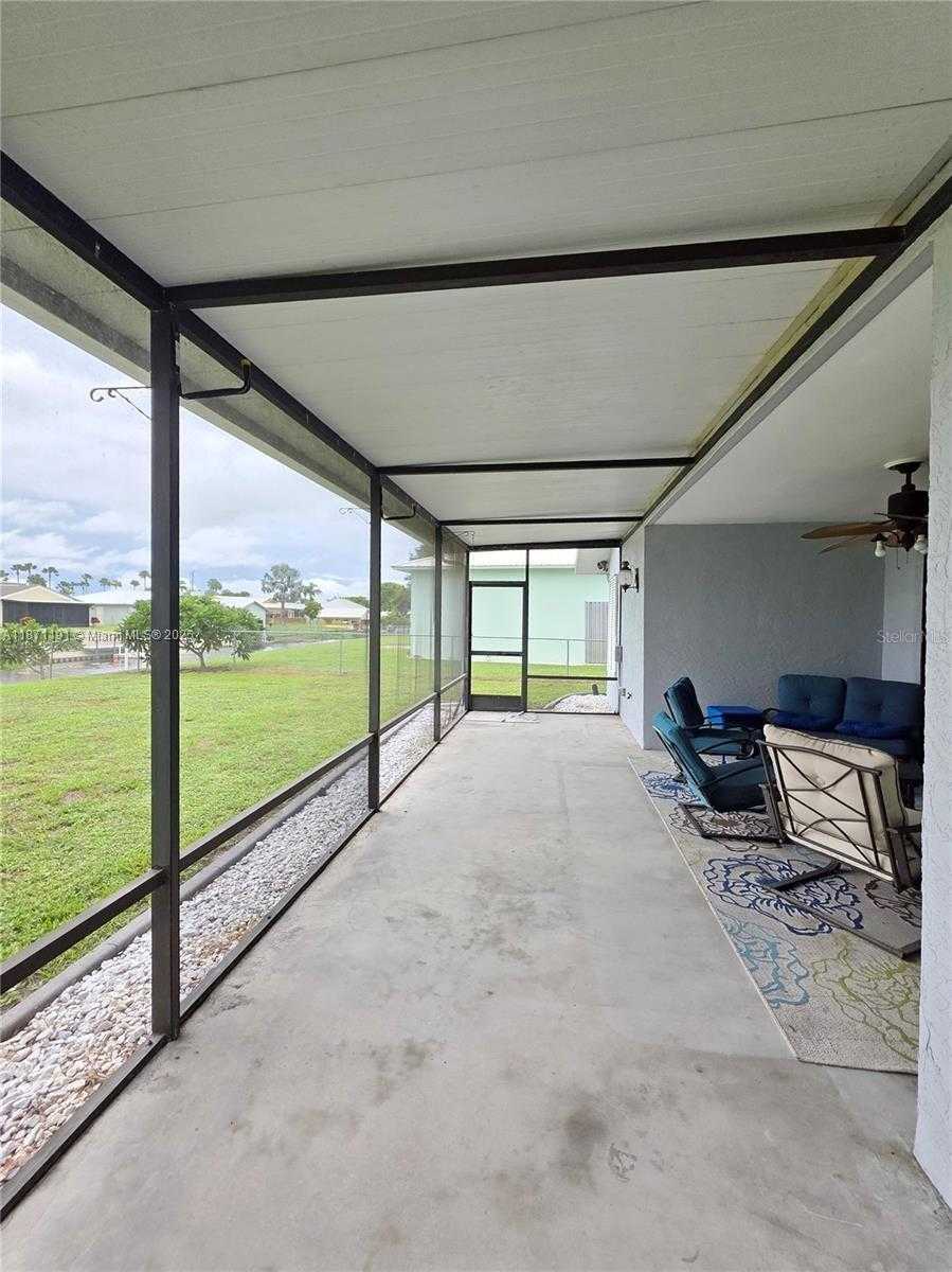 Small Image of 1997 HUNTER ROAD, Bulkhead Ridge Number 45