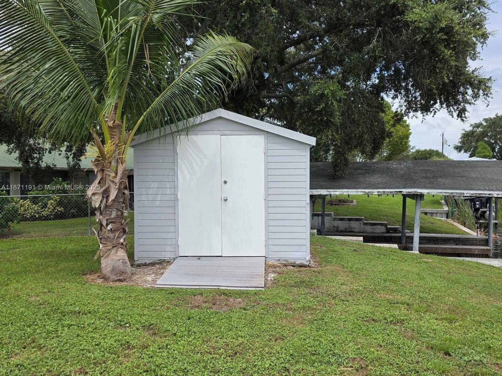 Small Image of 1997 HUNTER ROAD, Bulkhead Ridge Number 49