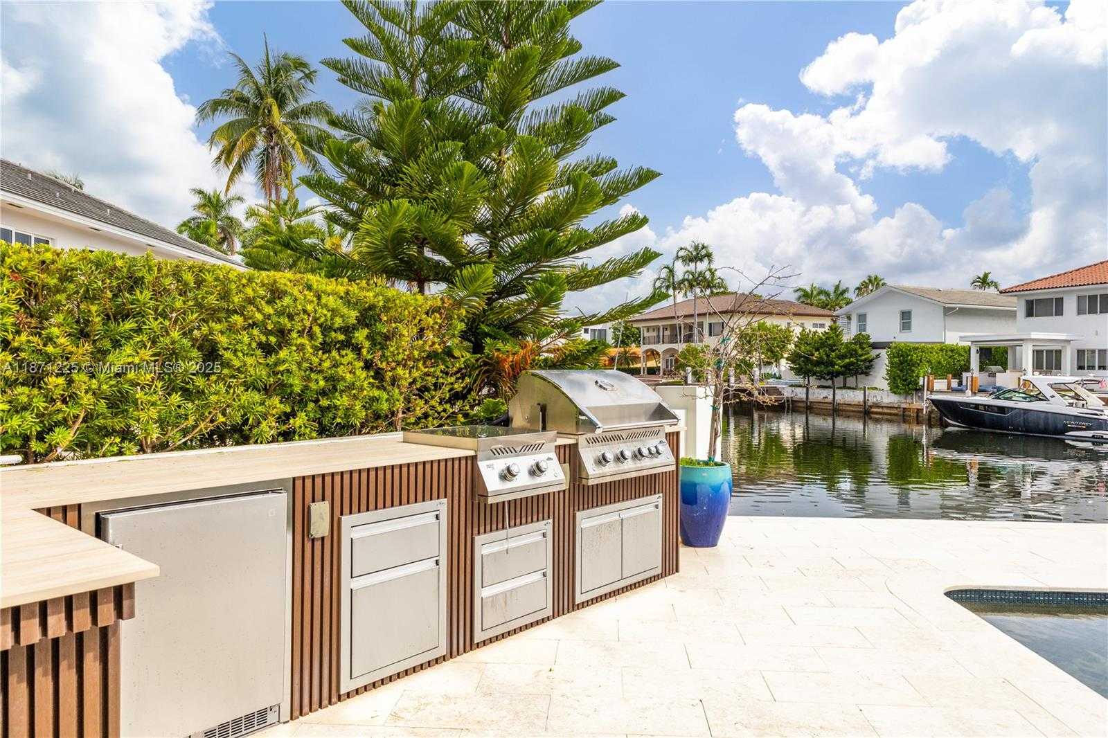 Small Image of 2925 NORTH EAST 164TH ST, North Miami Beach Number 10