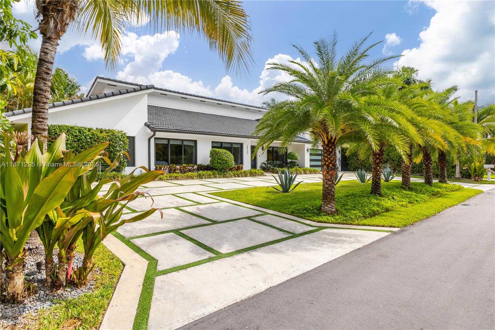 Small Image of 2925 NORTH EAST 164TH ST, North Miami Beach Number 11