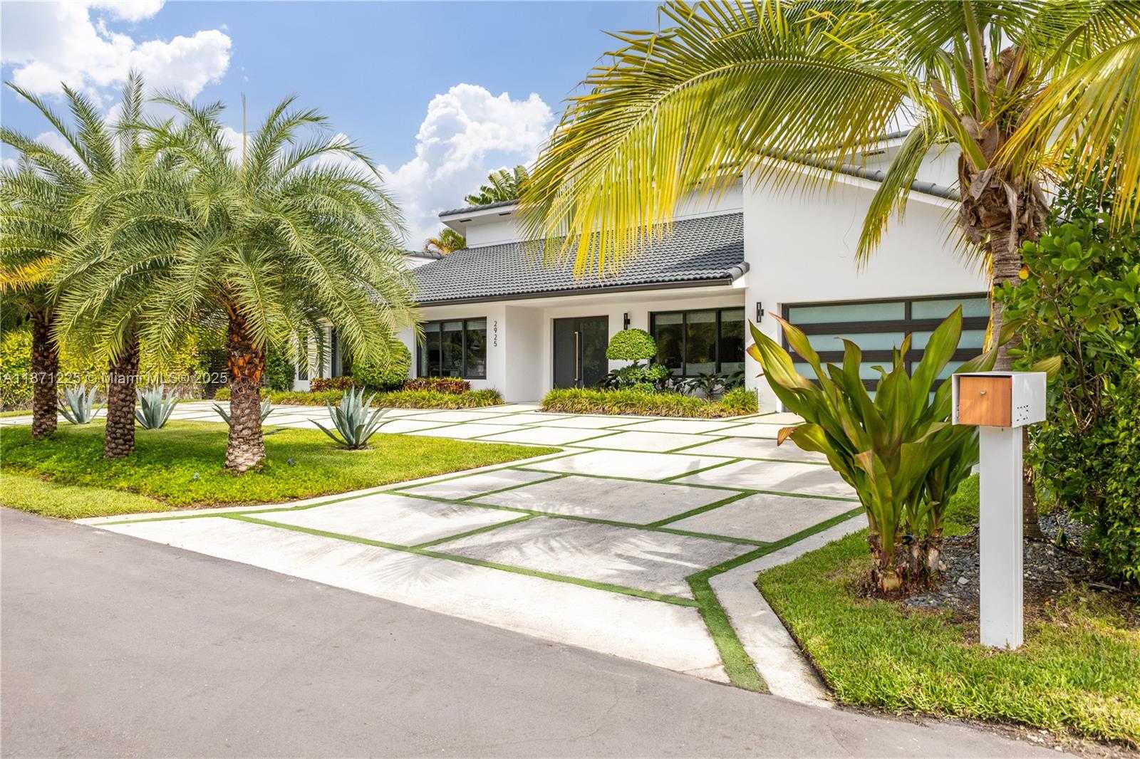 Small Image of 2925 NORTH EAST 164TH ST, North Miami Beach Number 12