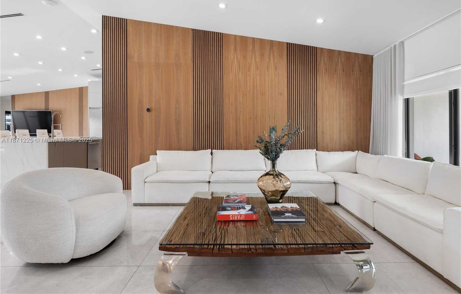 Small Image of 2925 NORTH EAST 164TH ST, North Miami Beach Number 15