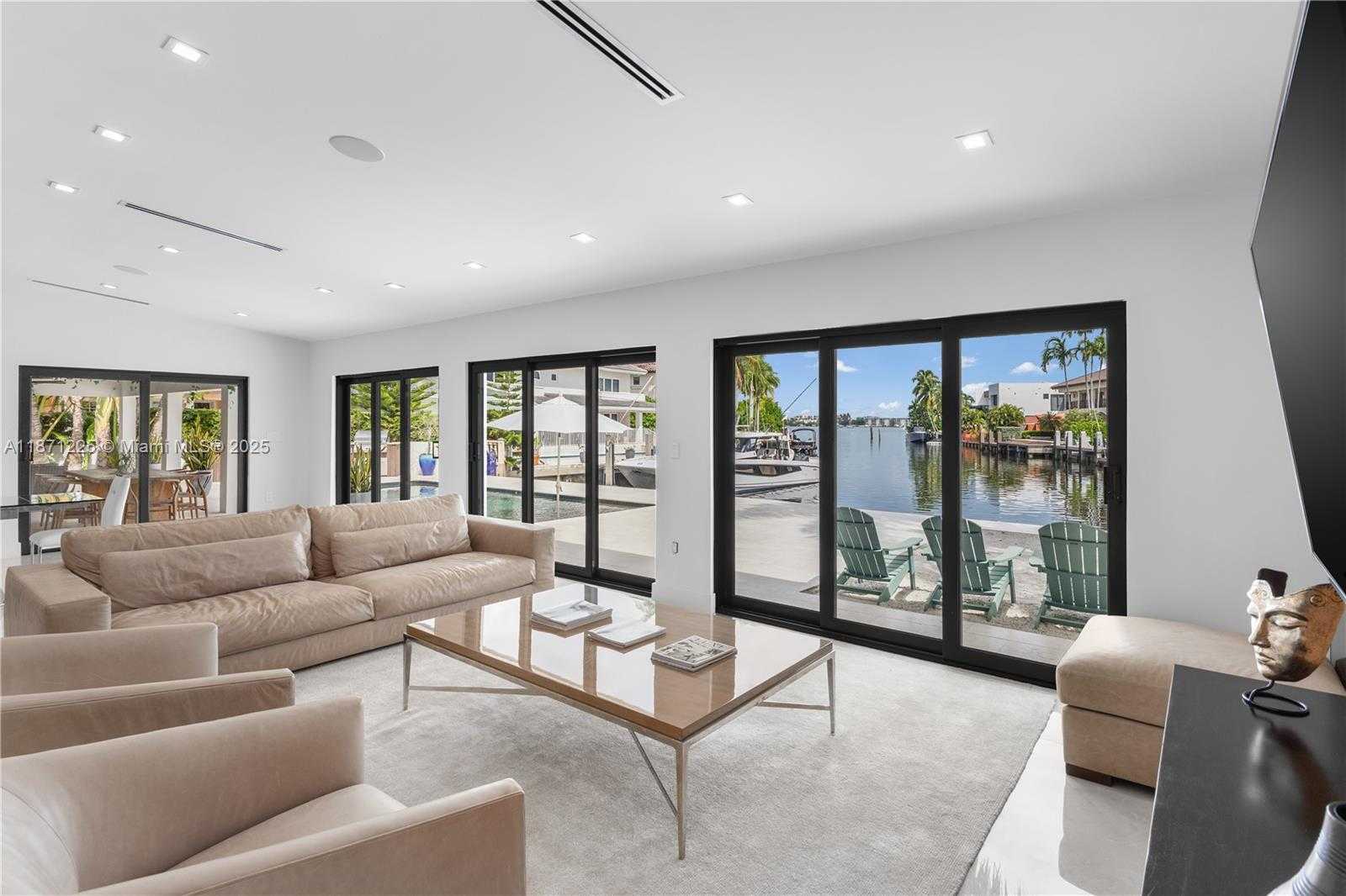 Small Image of 2925 NORTH EAST 164TH ST, North Miami Beach Number 23