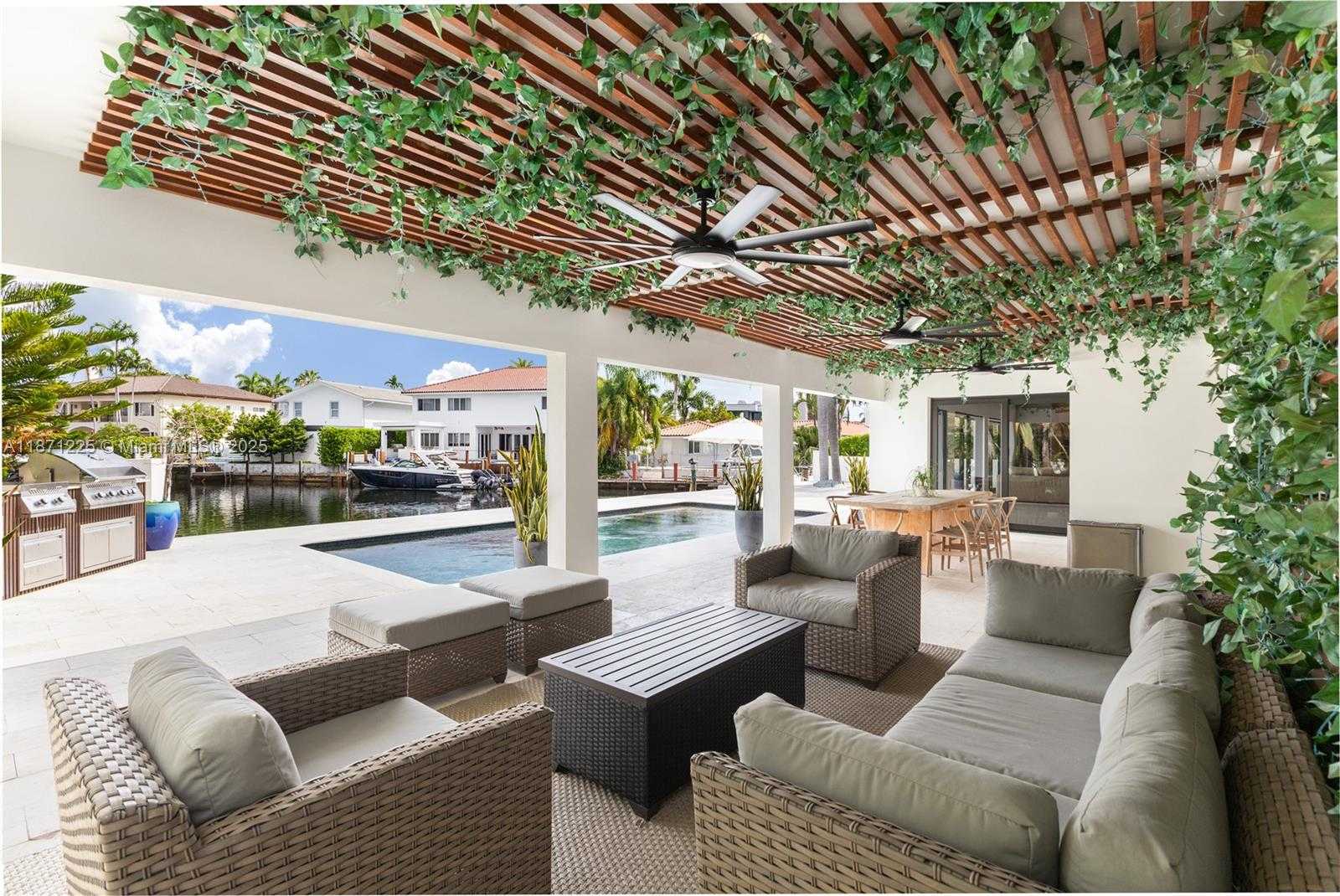 Small Image of 2925 NORTH EAST 164TH ST, North Miami Beach Number 28
