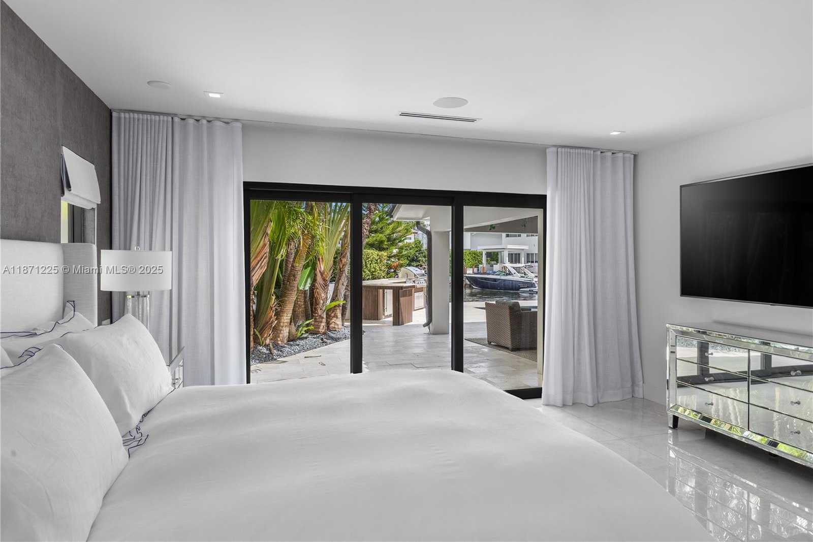 Small Image of 2925 NORTH EAST 164TH ST, North Miami Beach Number 30