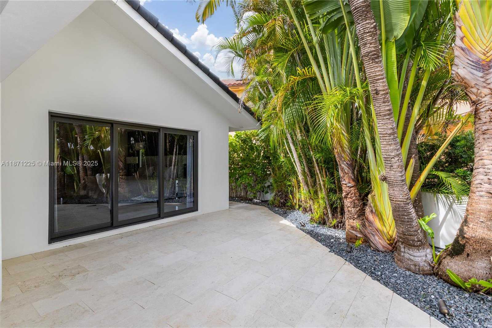 Small Image of 2925 NORTH EAST 164TH ST, North Miami Beach Number 31