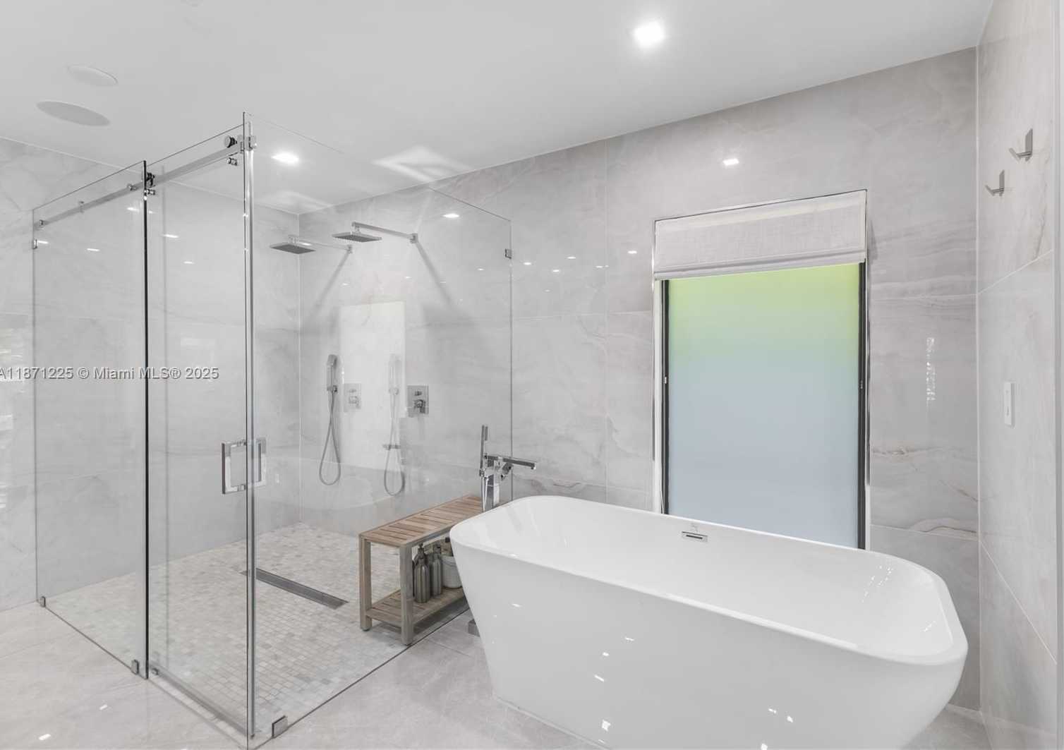 Small Image of 2925 NORTH EAST 164TH ST, North Miami Beach Number 35