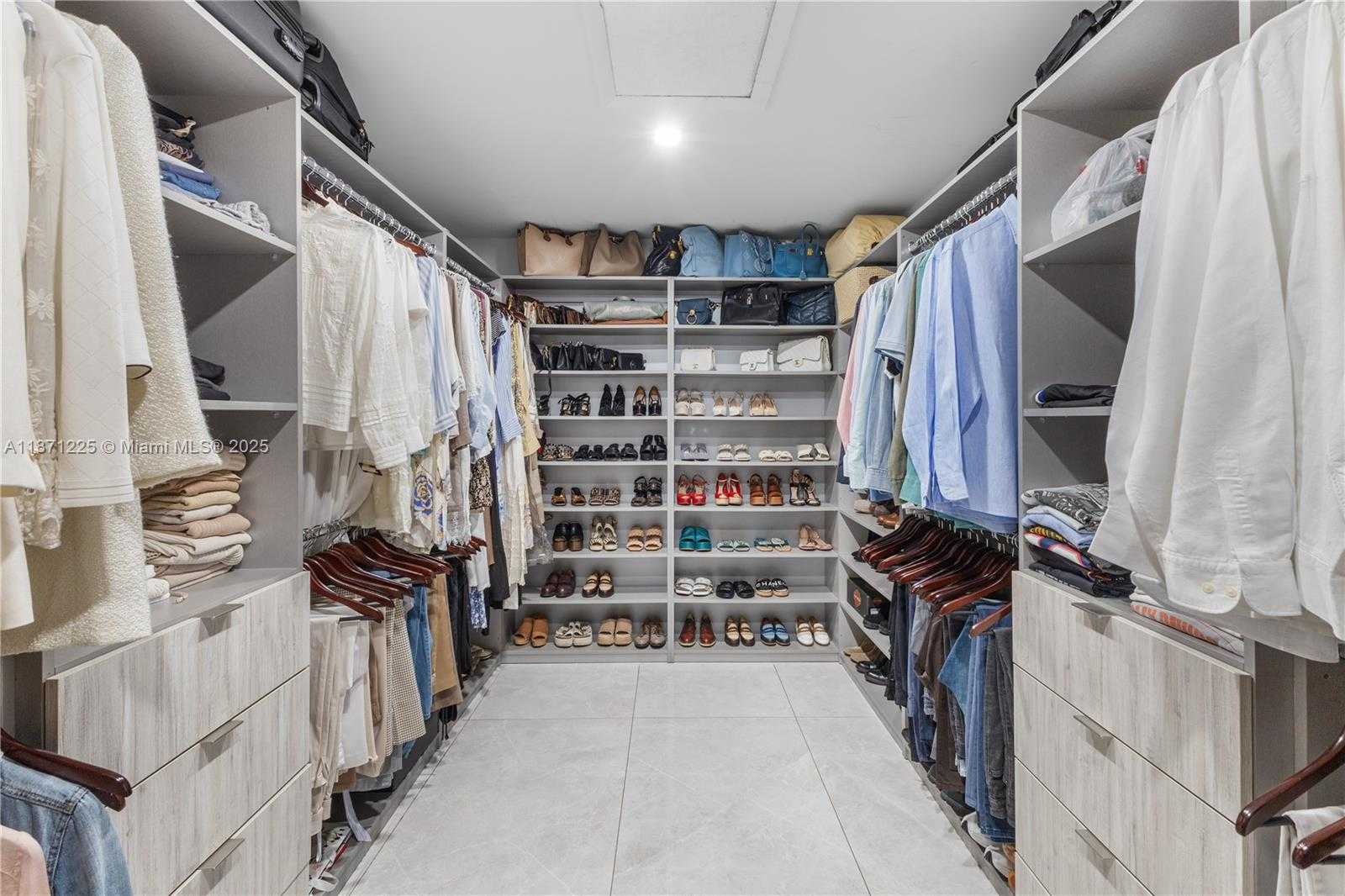 Small Image of 2925 NORTH EAST 164TH ST, North Miami Beach Number 36