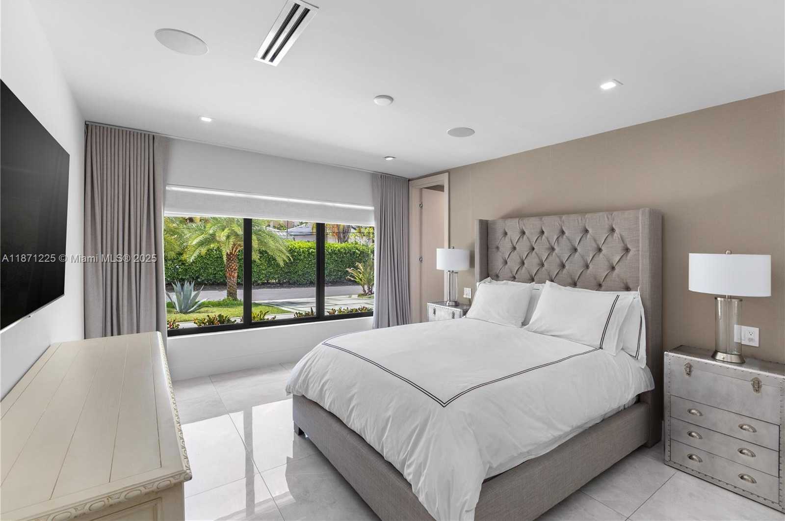 Small Image of 2925 NORTH EAST 164TH ST, North Miami Beach Number 37