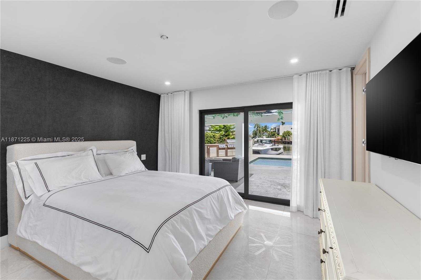 Small Image of 2925 NORTH EAST 164TH ST, North Miami Beach Number 40