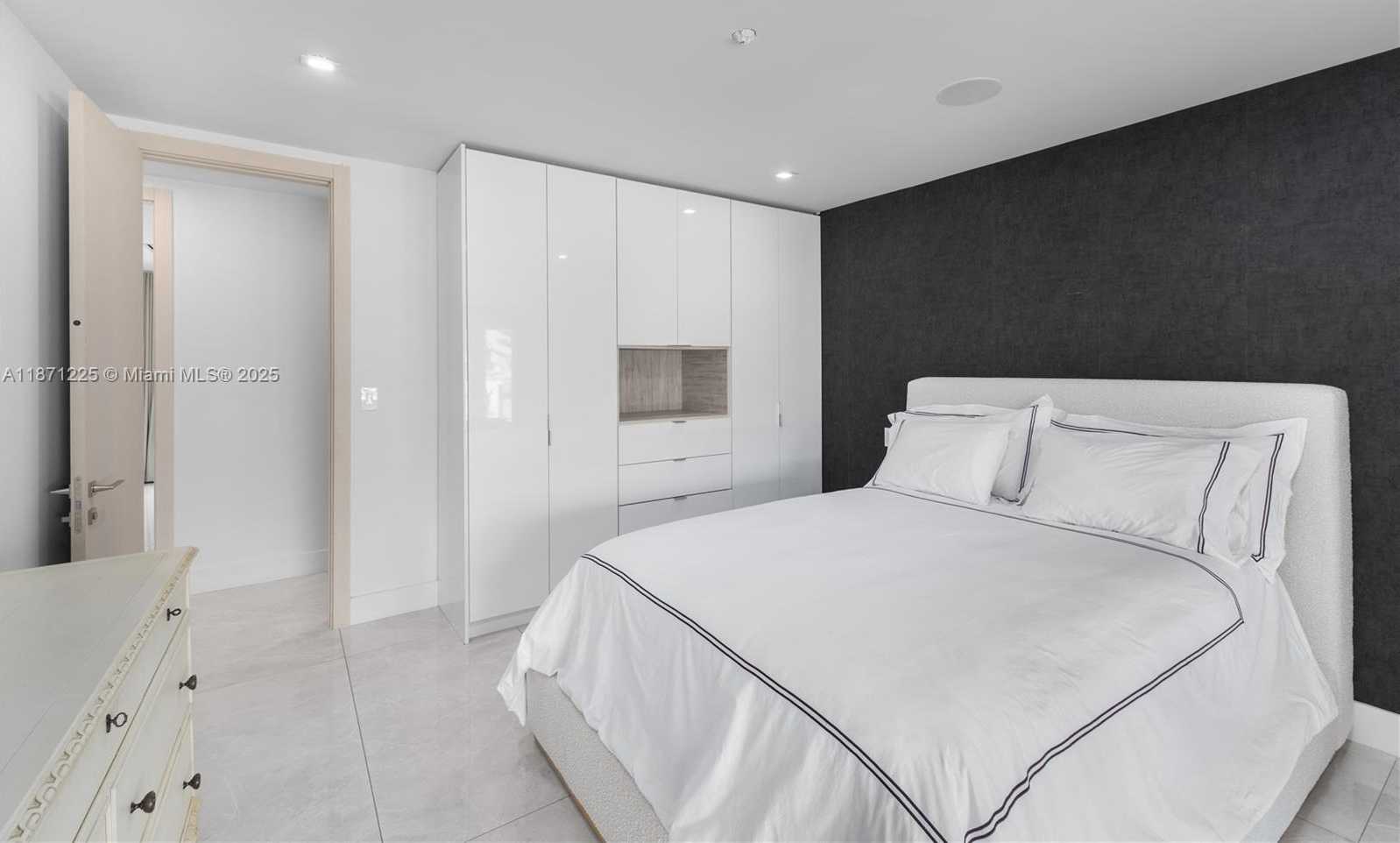Small Image of 2925 NORTH EAST 164TH ST, North Miami Beach Number 41