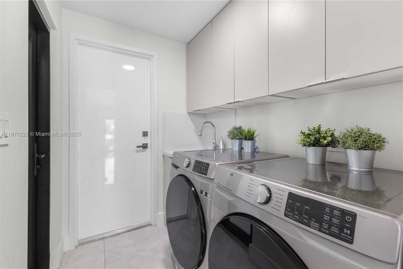 Small Image of 2925 NORTH EAST 164TH ST, North Miami Beach Number 47