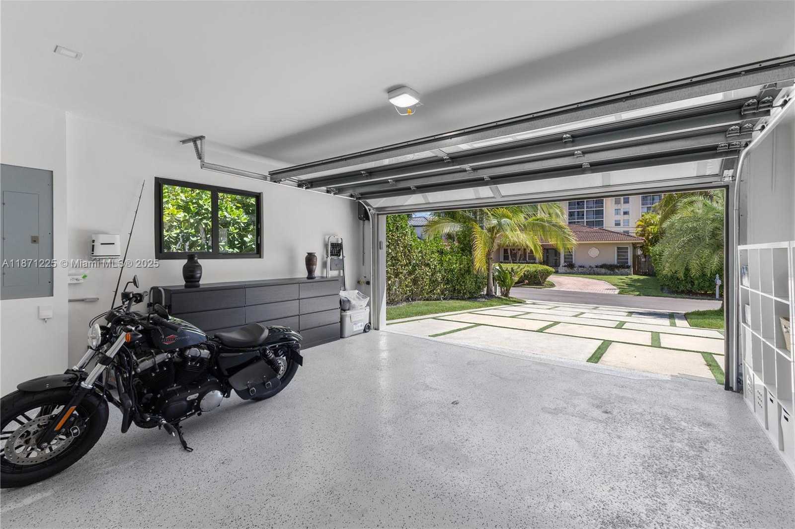 Small Image of 2925 NORTH EAST 164TH ST, North Miami Beach Number 49