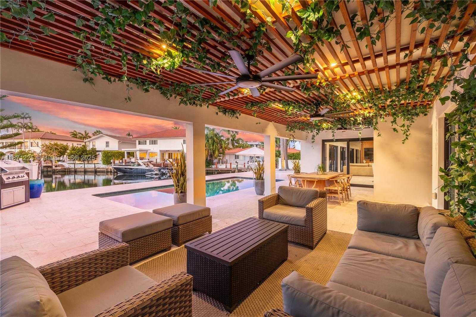 Small Image of 2925 NORTH EAST 164TH ST, North Miami Beach Number 56