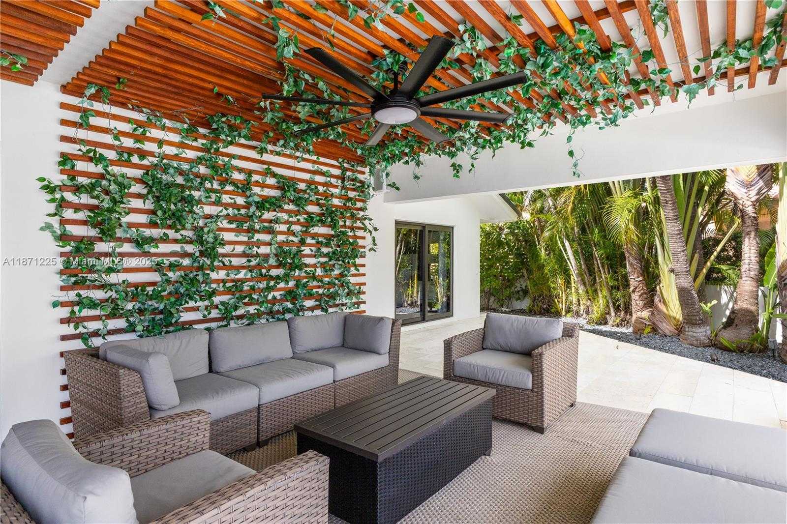 Small Image of 2925 NORTH EAST 164TH ST, North Miami Beach Number 6