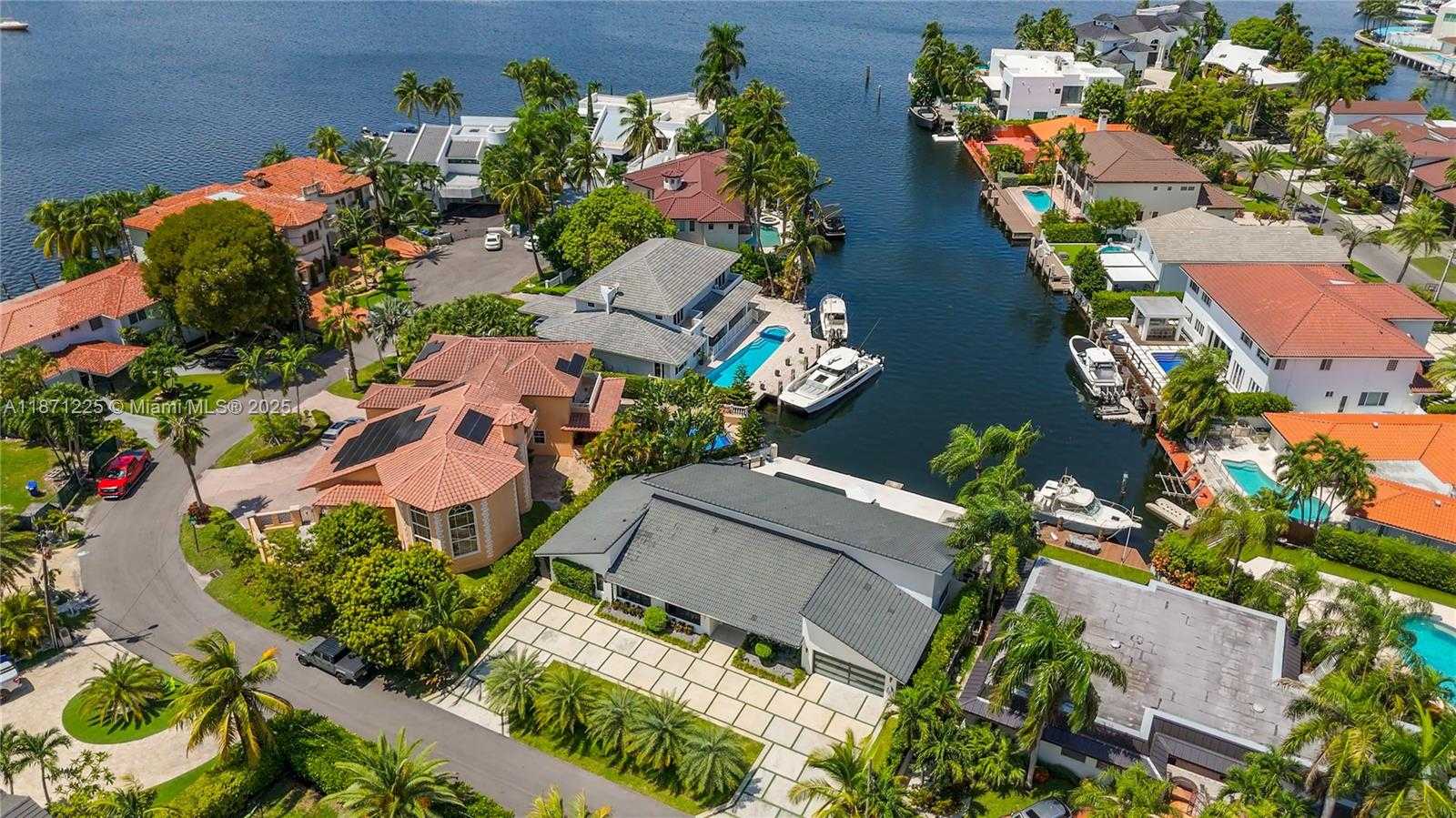 Small Image of 2925 NORTH EAST 164TH ST, North Miami Beach Number 62
