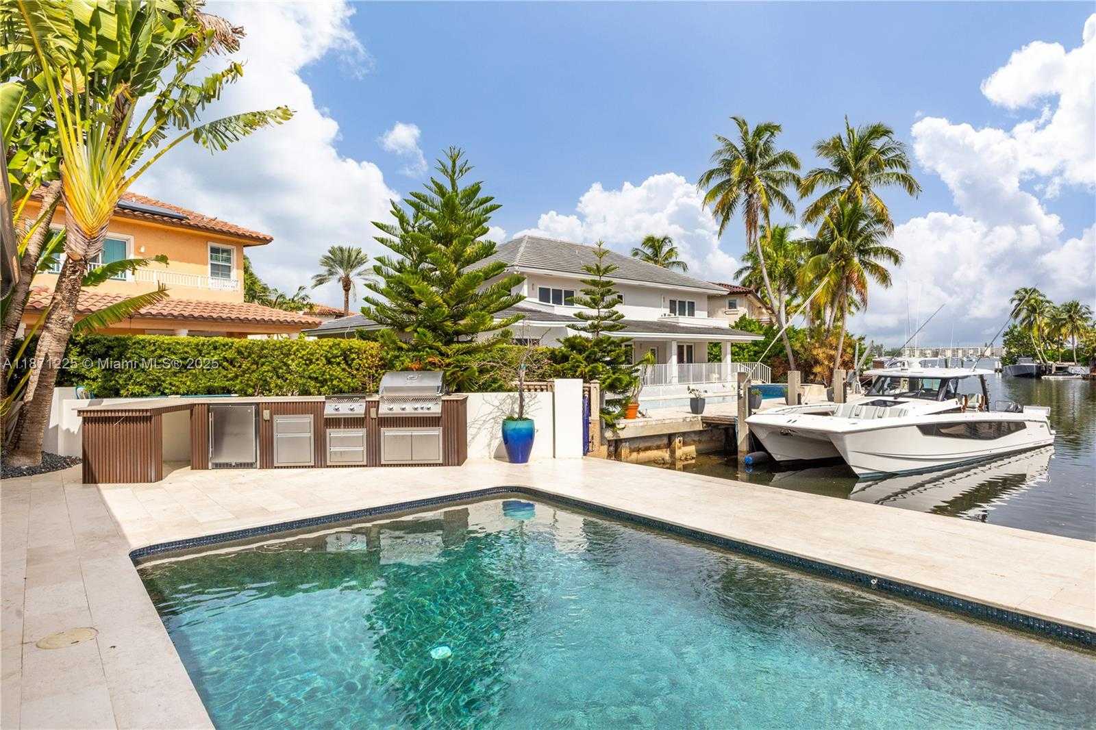 Small Image of 2925 NORTH EAST 164TH ST, North Miami Beach Number 9