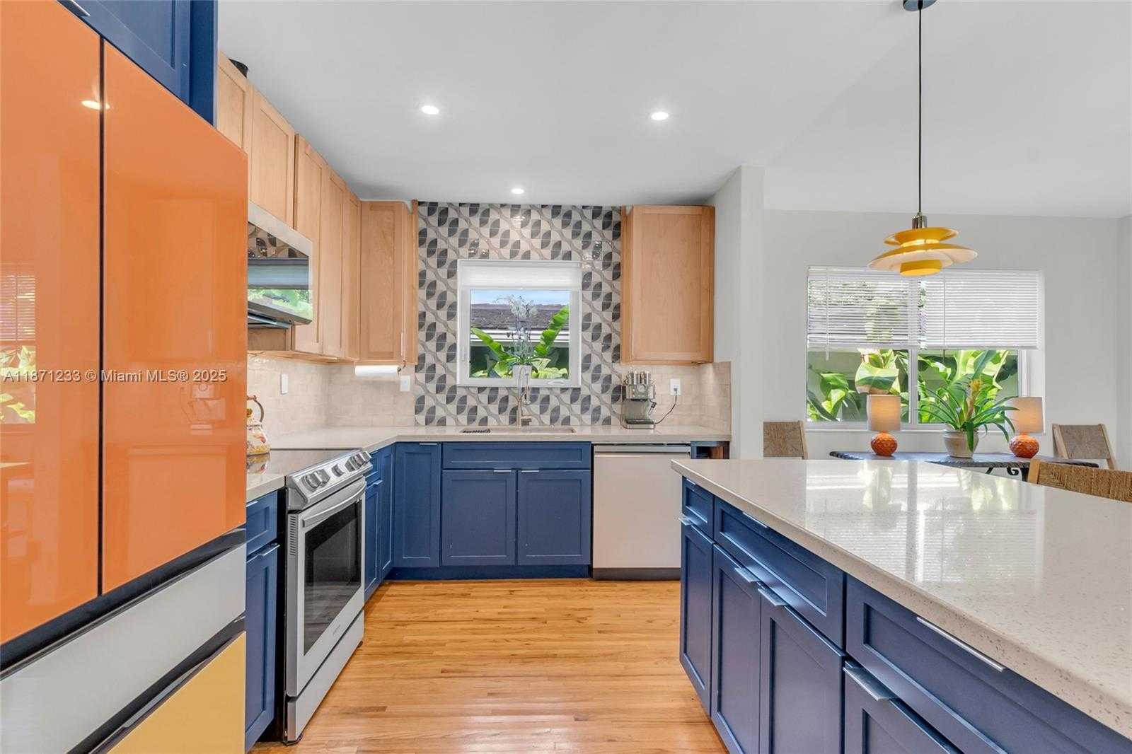 Small Image of 415 VELARDE AVE, Coral Gables Number 10