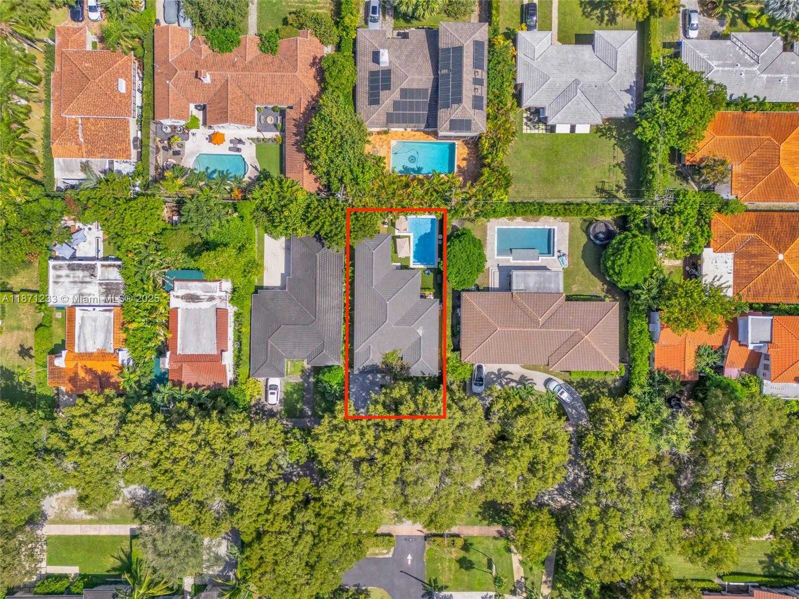 Small Image of 415 VELARDE AVE, Coral Gables Number 29