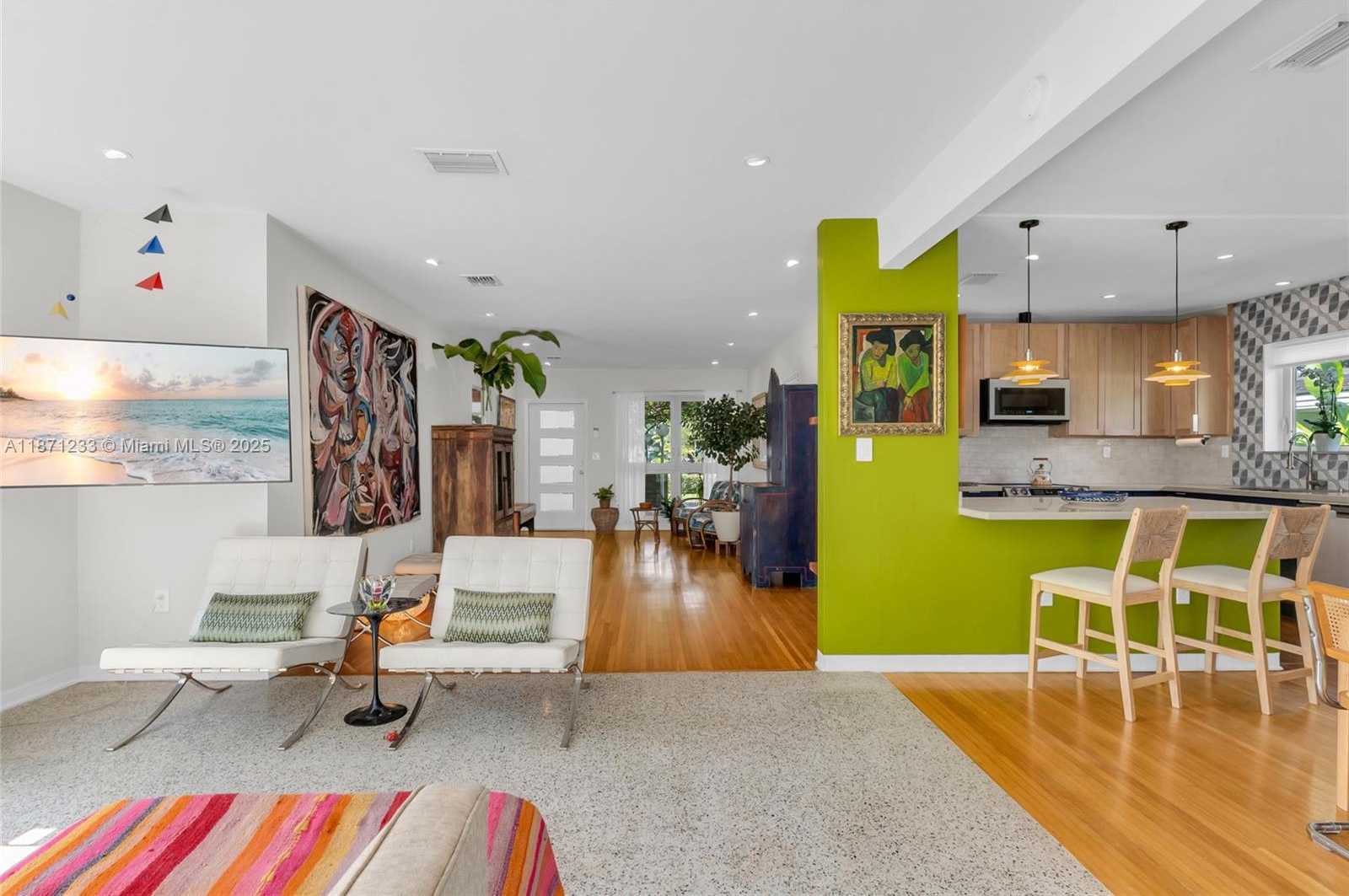 Small Image of 415 VELARDE AVE, Coral Gables Number 3