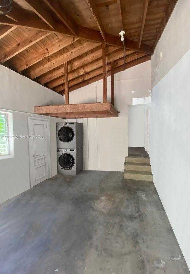 Small Image of 415 VELARDE AVE, Coral Gables Number 34