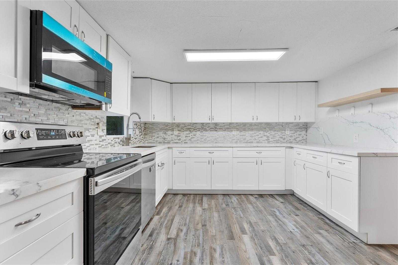 Small Image of 1621 SOUTH WEST 117TH AVE, Davie Number 10