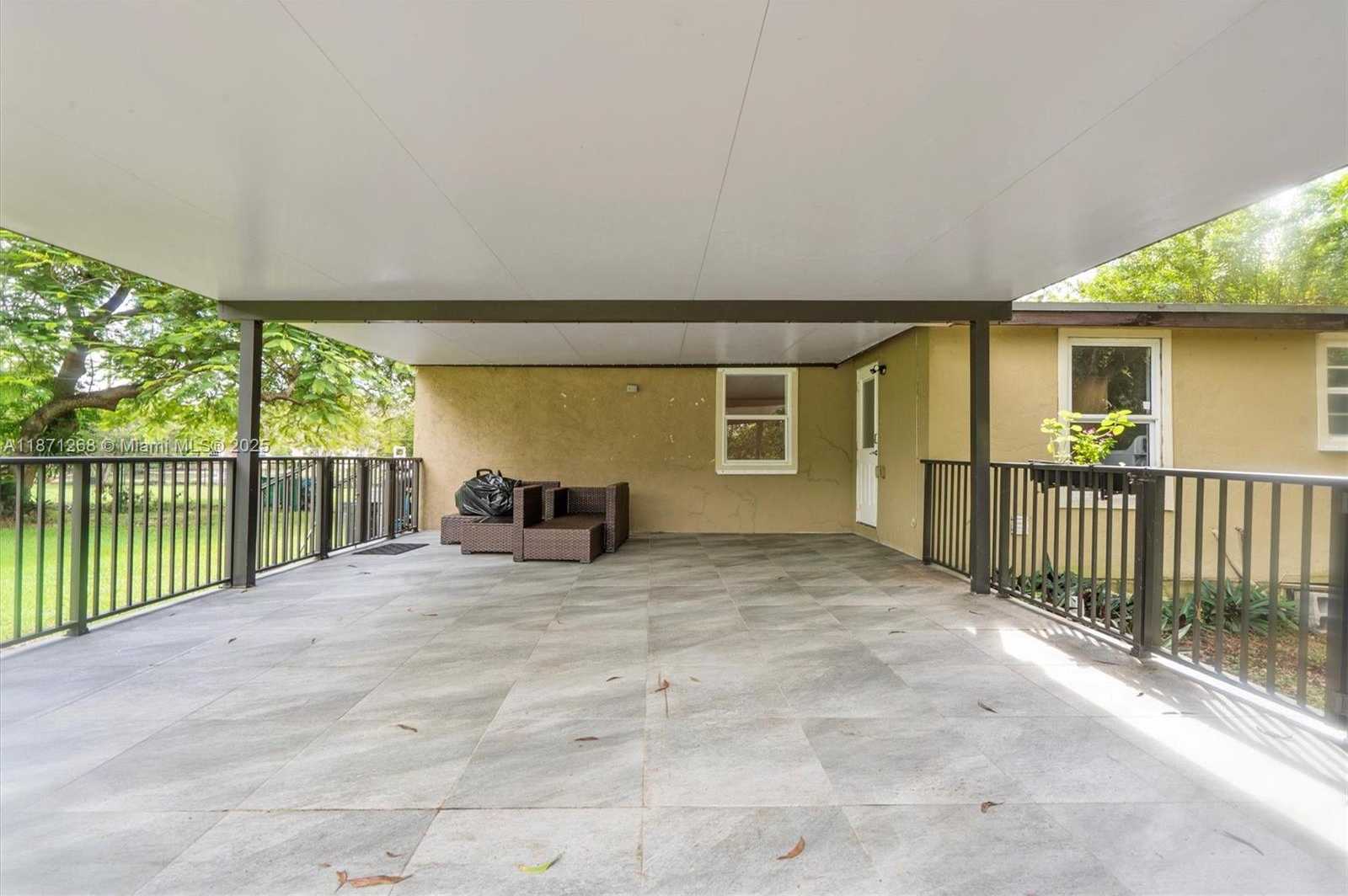 Small Image of 1621 SOUTH WEST 117TH AVE, Davie Number 24