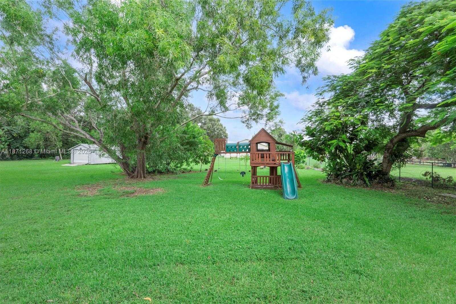 Small Image of 1621 SOUTH WEST 117TH AVE, Davie Number 28
