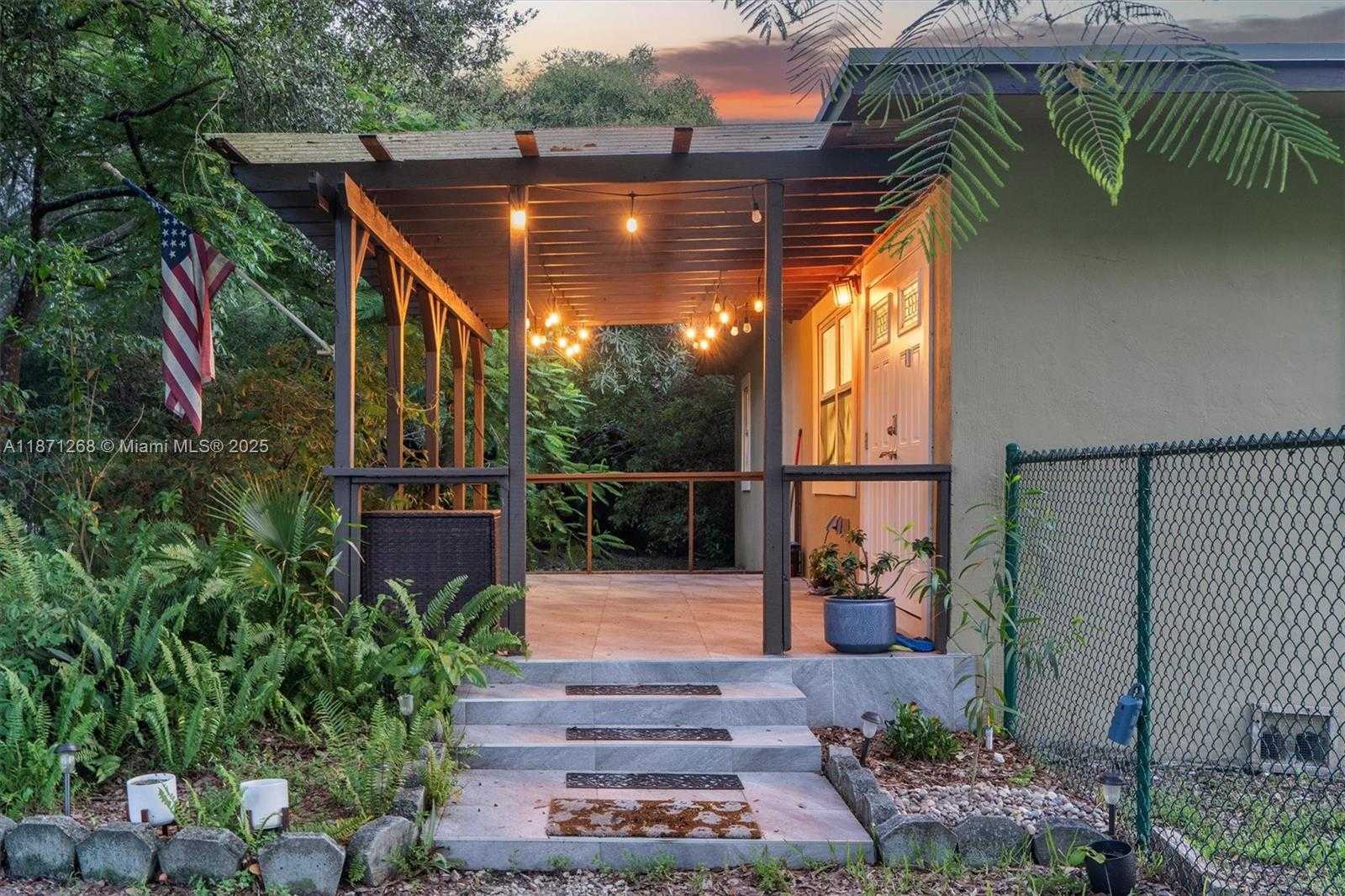 Small Image of 1621 SOUTH WEST 117TH AVE, Davie Number 3