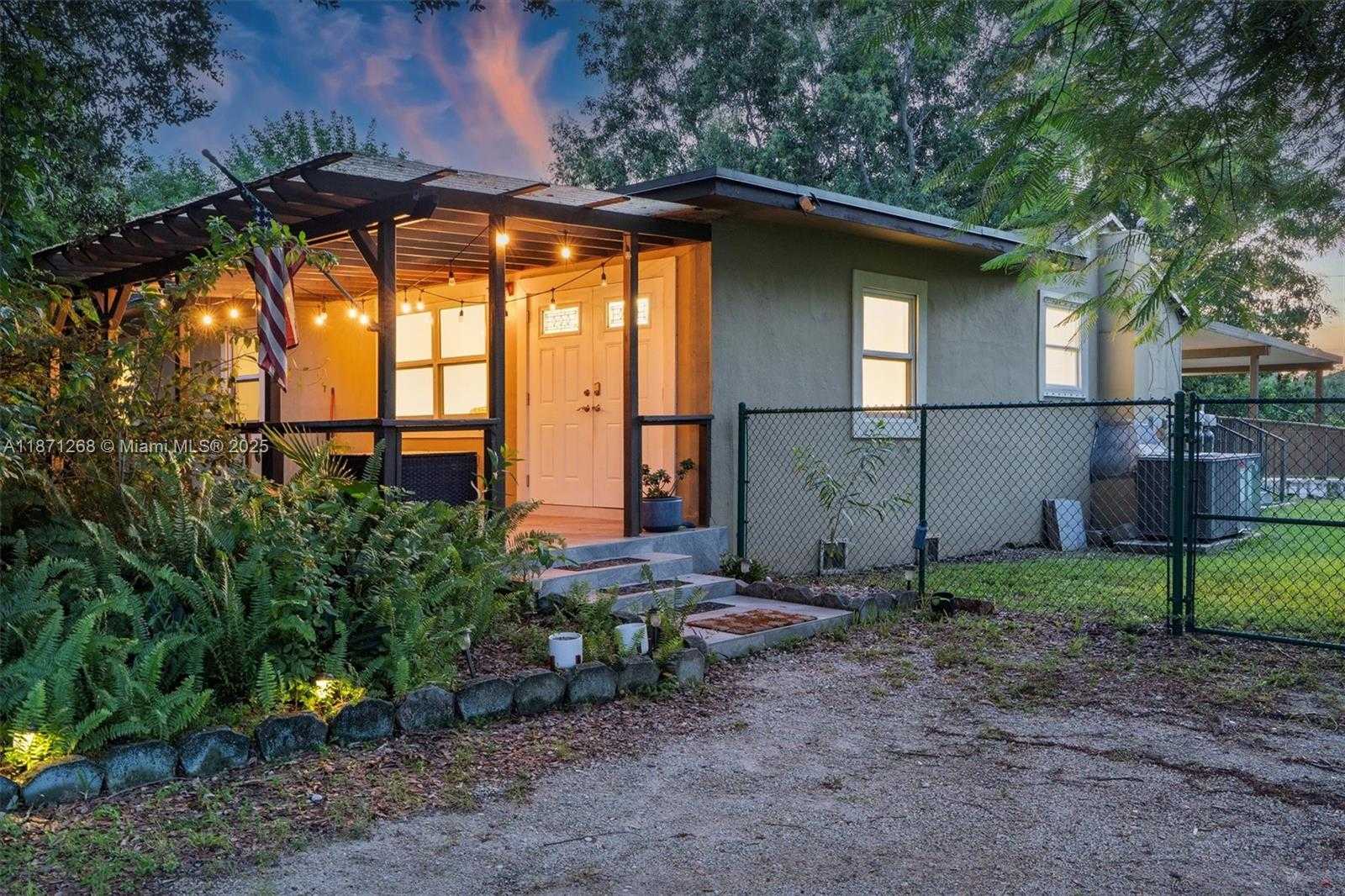Small Image of 1621 SOUTH WEST 117TH AVE, Davie Number 33