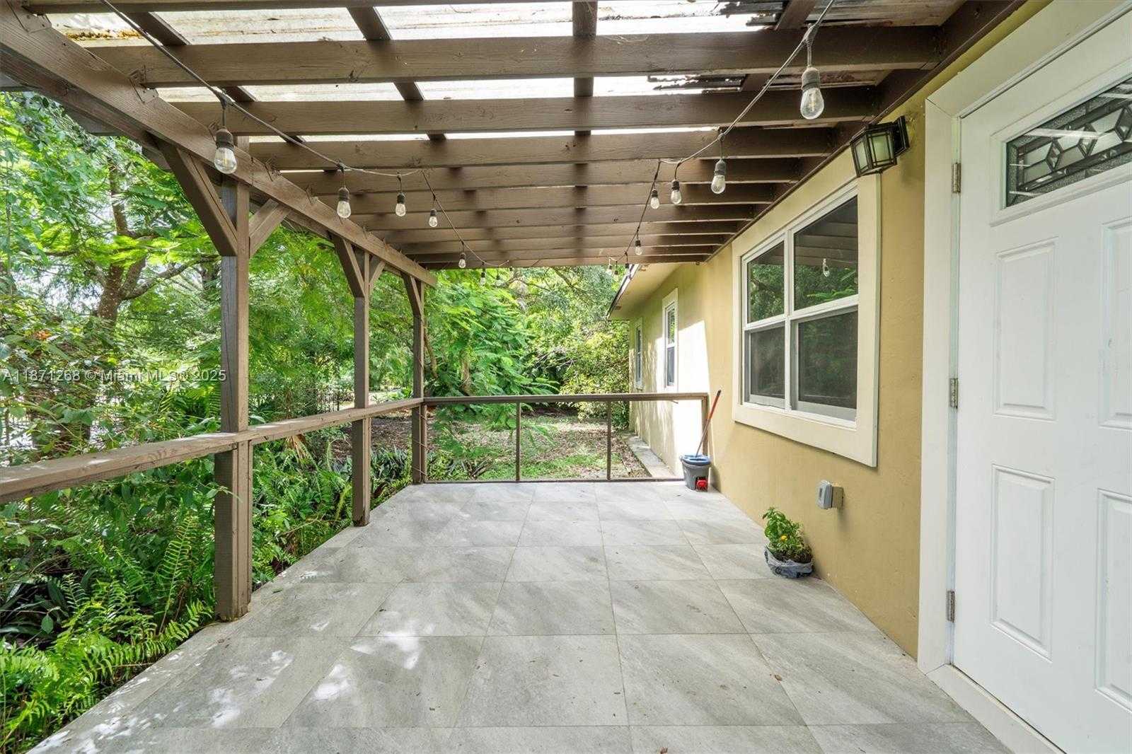 Small Image of 1621 SOUTH WEST 117TH AVE, Davie Number 4