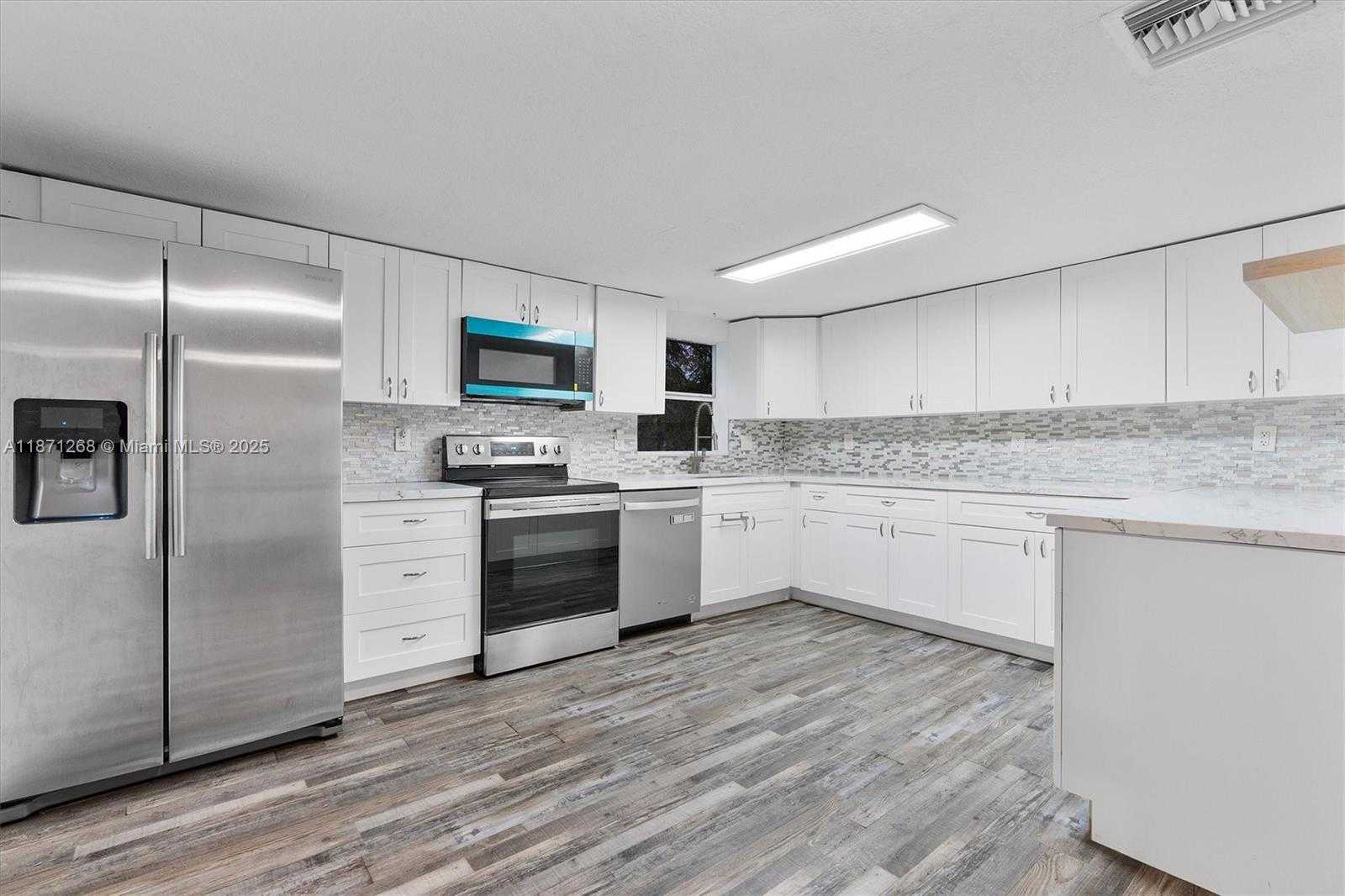 Small Image of 1621 SOUTH WEST 117TH AVE, Davie Number 8