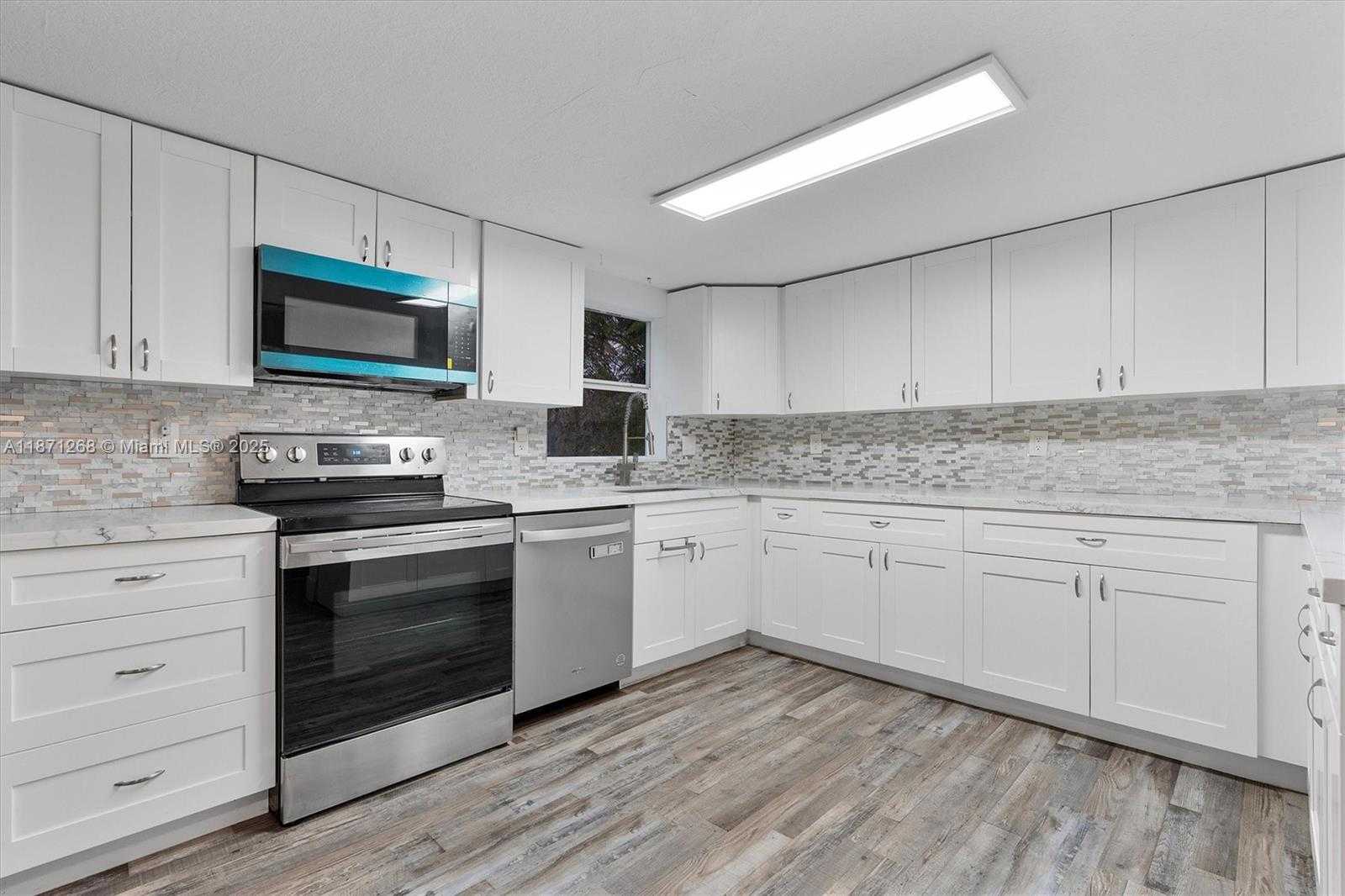 Small Image of 1621 SOUTH WEST 117TH AVE, Davie Number 9