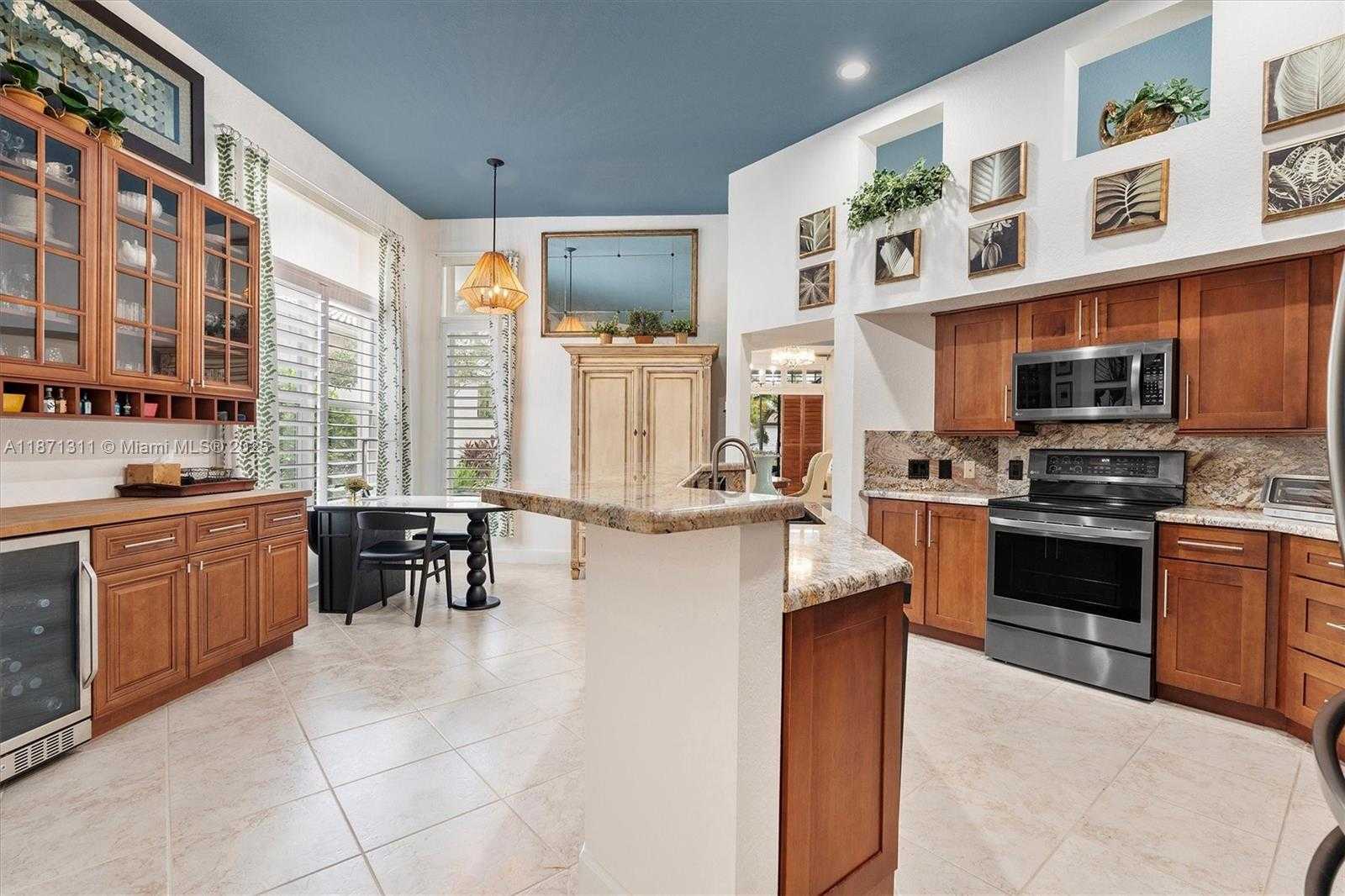 Small Image of 2557 BAY POINTE DR, Weston Number 12