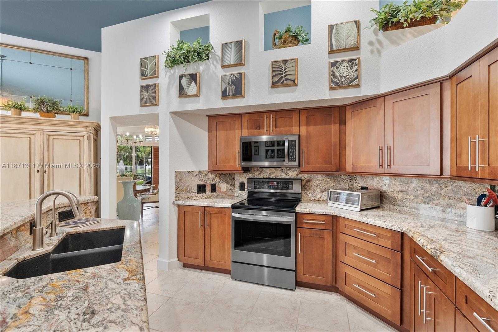 Small Image of 2557 BAY POINTE DR, Weston Number 13