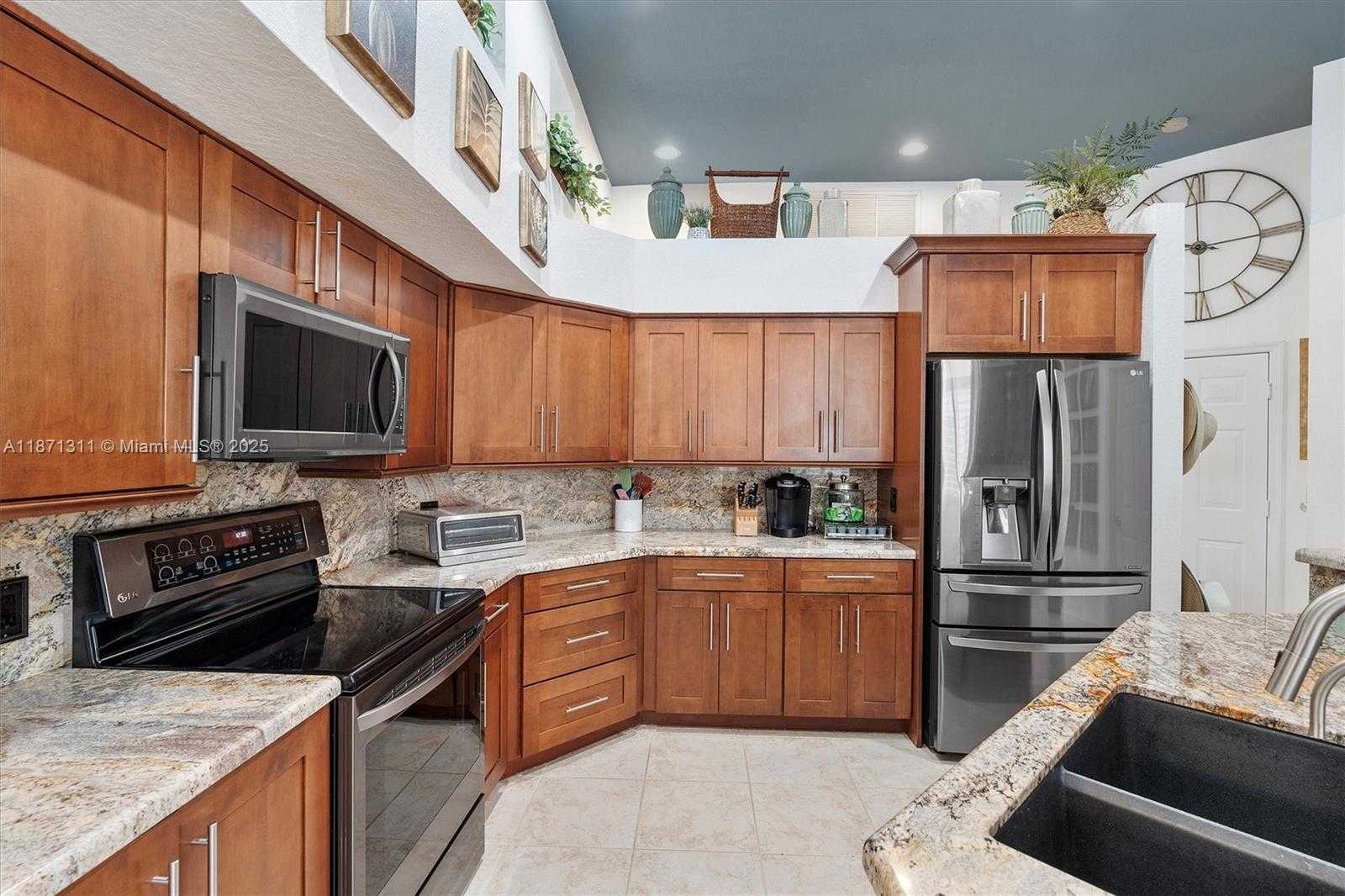 Small Image of 2557 BAY POINTE DR, Weston Number 14