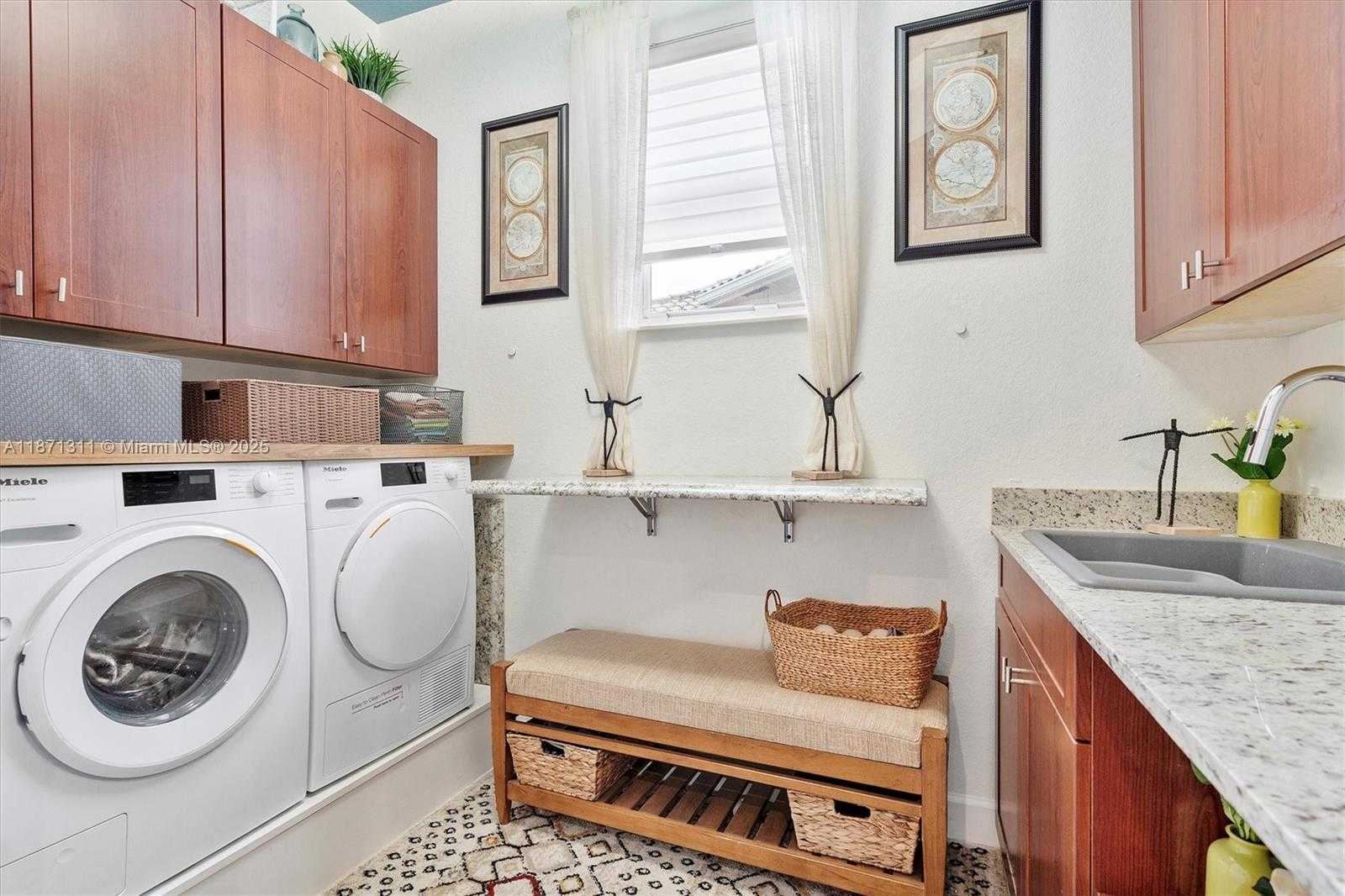 Small Image of 2557 BAY POINTE DR, Weston Number 24